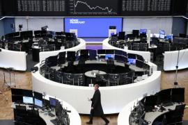 مخاوف العقوبات تلقي بثقلها على الأسهم الأوروبية