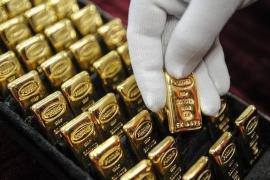 الذهب يتراجع وسط مخاوف حيال الفائدة بعد البيانات الأمريكية